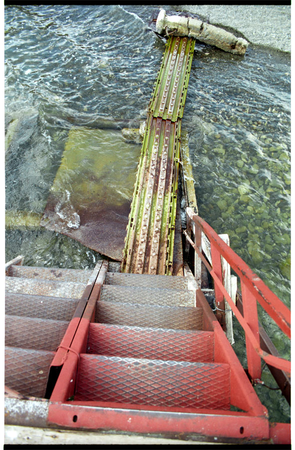 © Shur - stained metal, water and wet stones on the wind