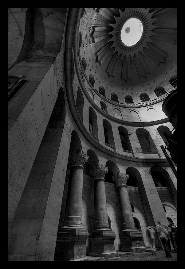 © Levon Melik-Saakian - Church of the Holy Sepulcher