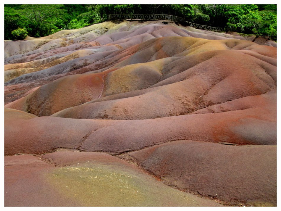 © АнютА - Le Chamarel-7coloures sand