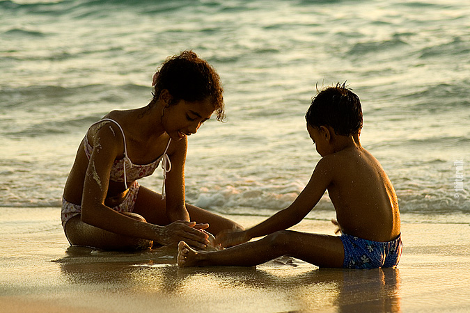 © Emma Grigoryan - brother and sister