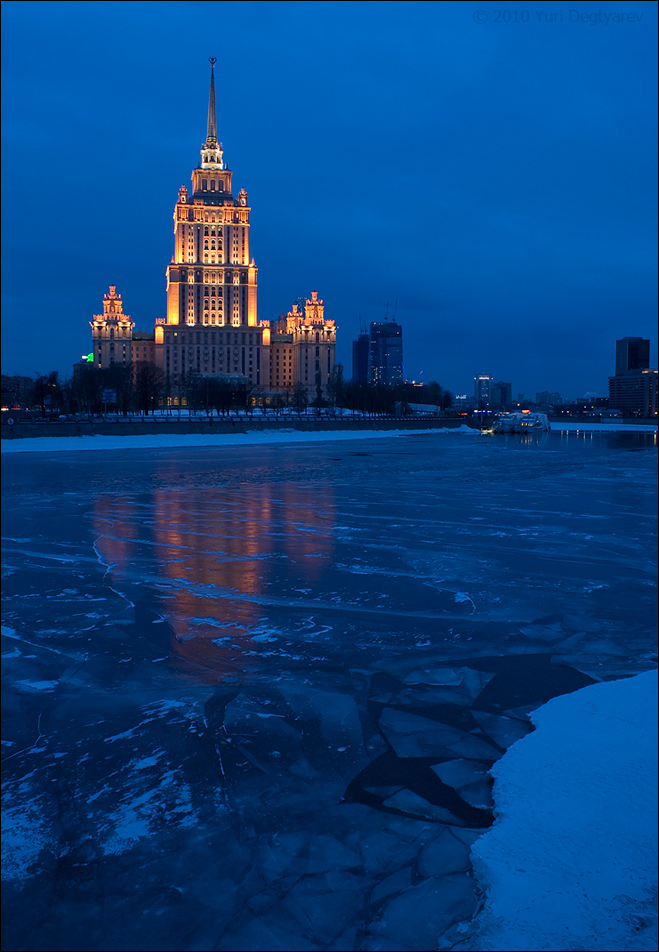 © Юрий Дегтярёв ( Yuri Degtyarev ) - - Москва. Гостиница 