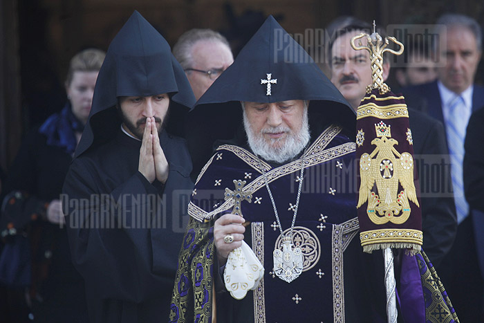 © Davit Hakobyan - Church Service in Echmiadzin for Polish President Lech Kaczynski and all the Passengers of TU-154