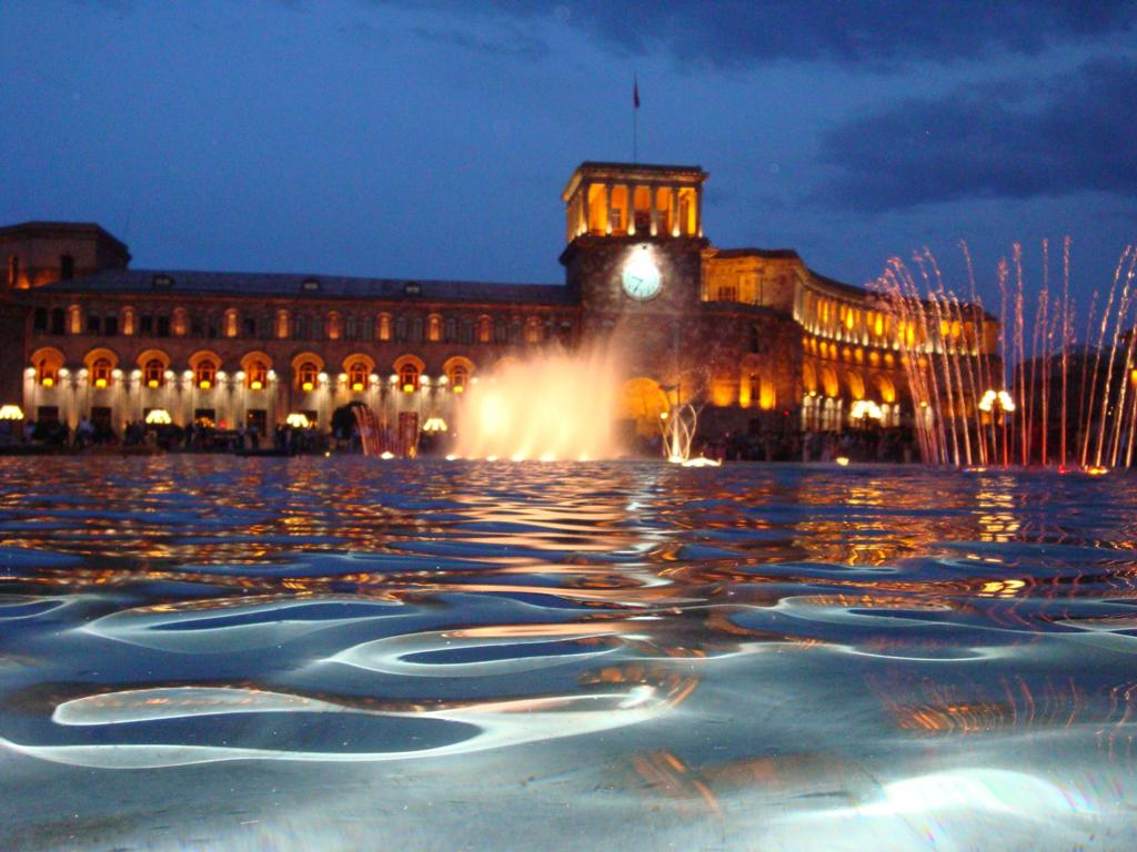 © Tiko Gevorgyan - republic square and the fountains