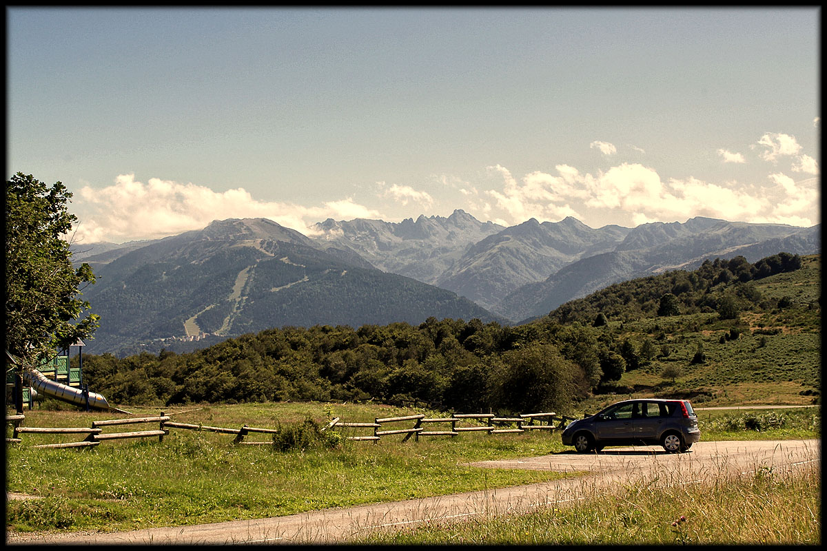 © Hayk Galstyan - Car in nature