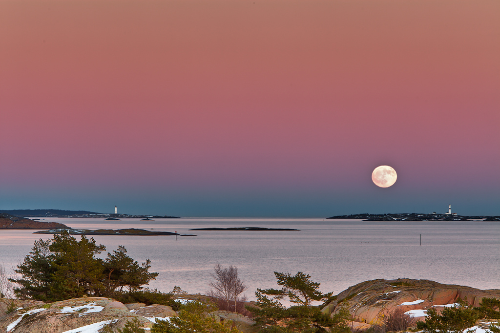 © Tore Heggelund - Full moon