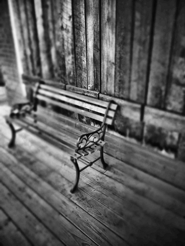 © Jean-Francois Dupuis - Bench