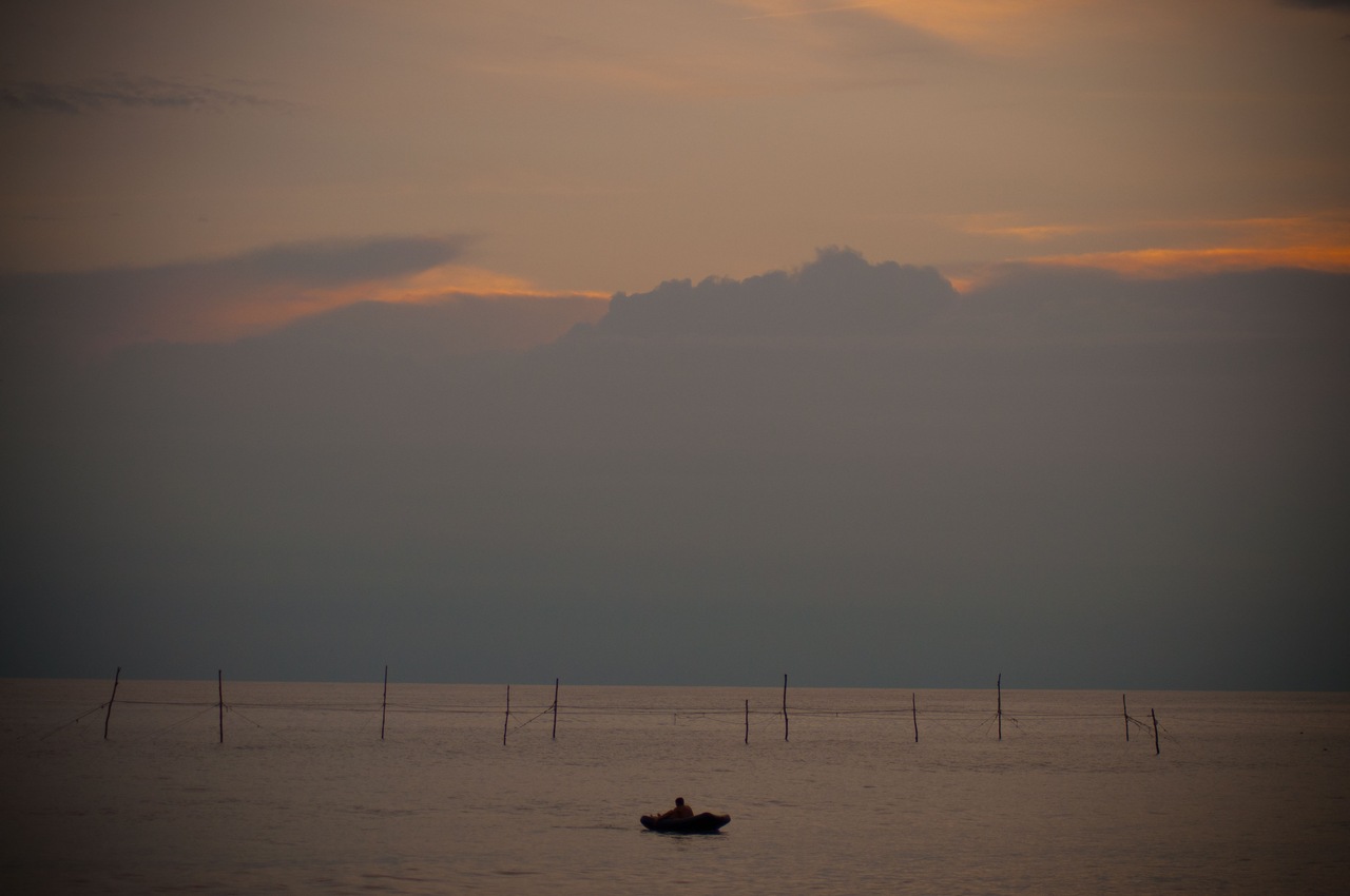 © Vladislav Potyakov - fisherman