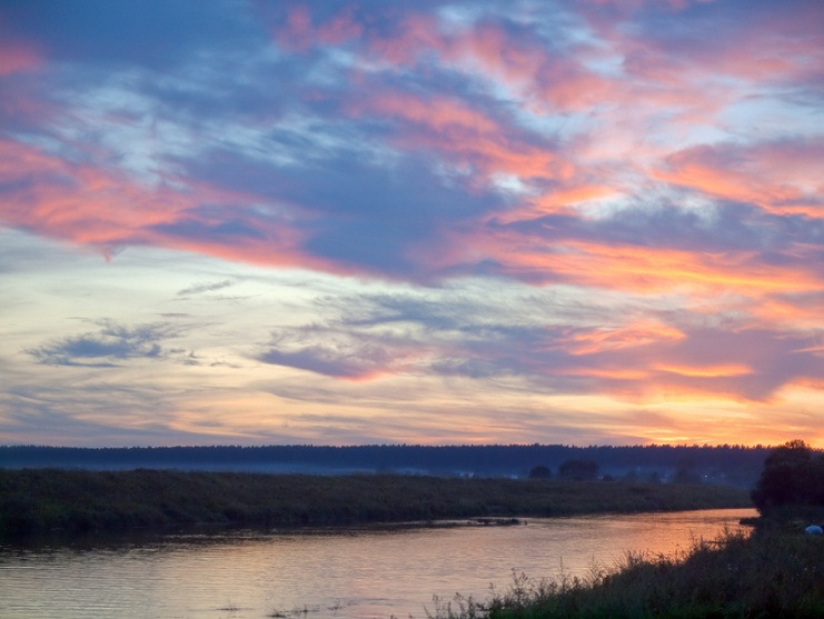 © Serg Fil - Sunset on Moscow river