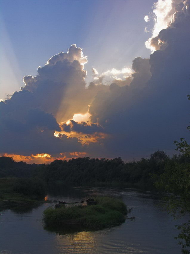 © Владимир Почтарев - Хотылево. Перед грозой.