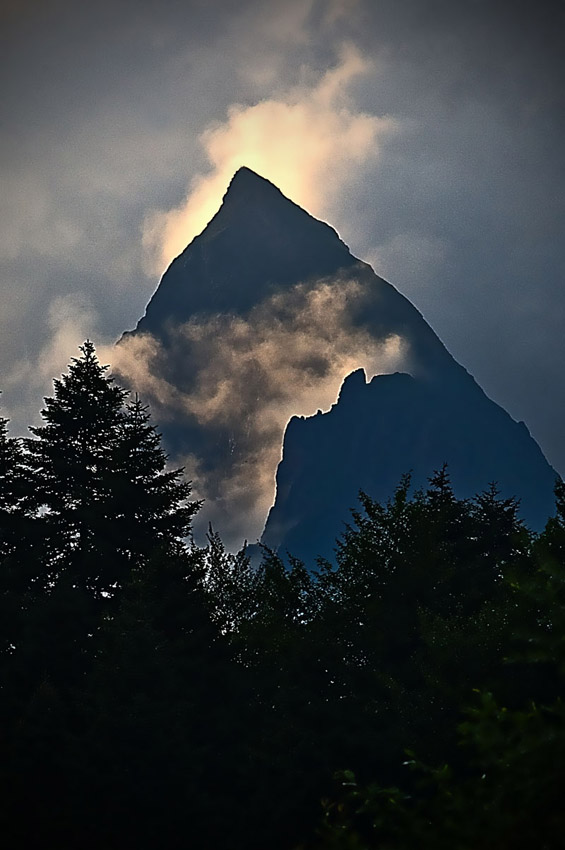 © alexej pavelchak - The Zakan peak in the sunset light