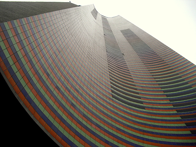 © Luza Marie - Torre Stratos. Carlos Cruz Diez. Venezuela