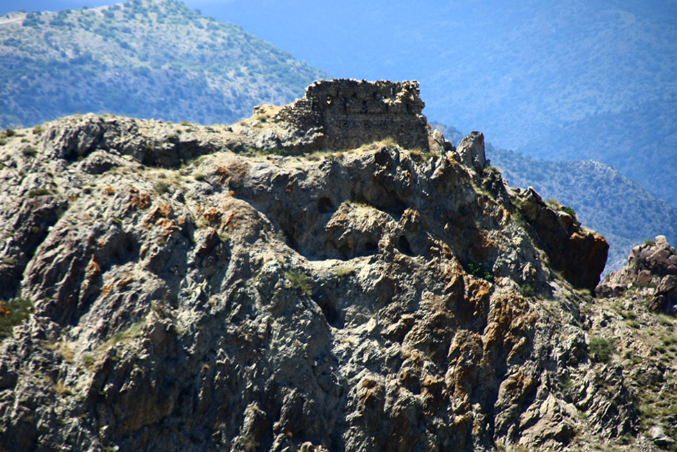 © Ruben - Ruins of castle in Meghry-Развалины крепости в Мегри