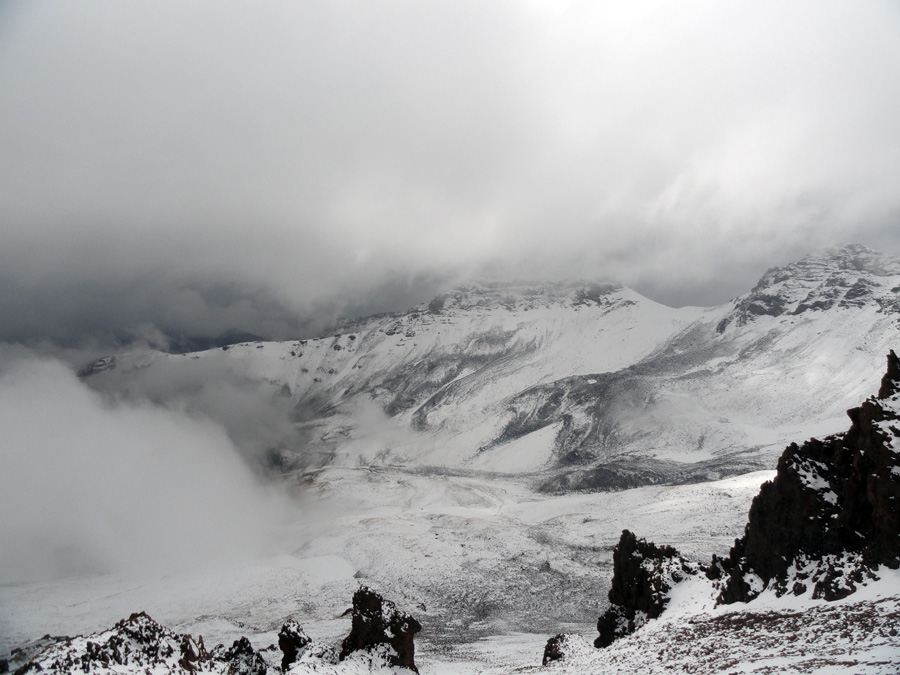 © Estudiante - crater of Aragac