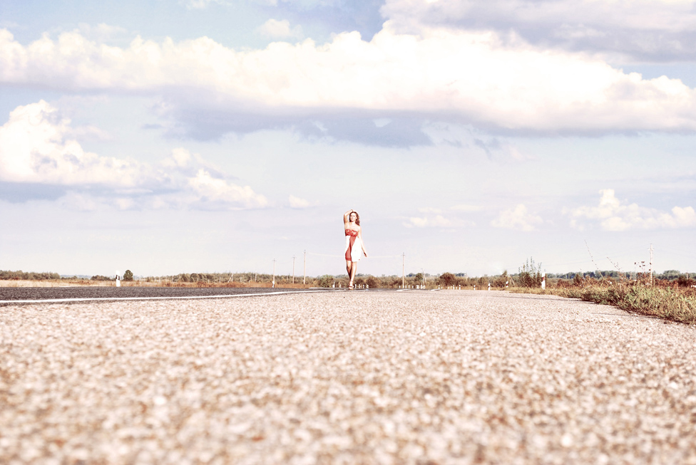 © Daria Fadeeva - hitch-hiking