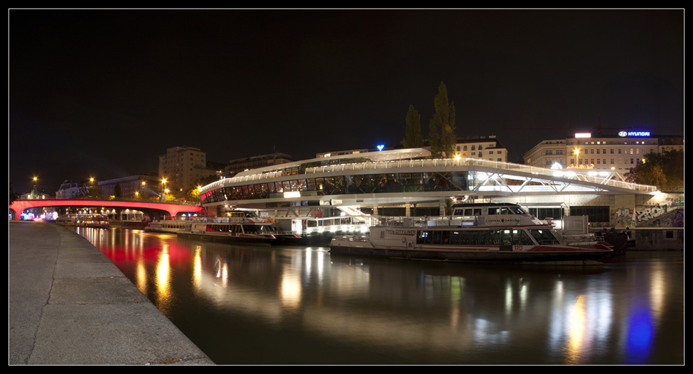 © Yurii Kaluzha - Donau Kanal