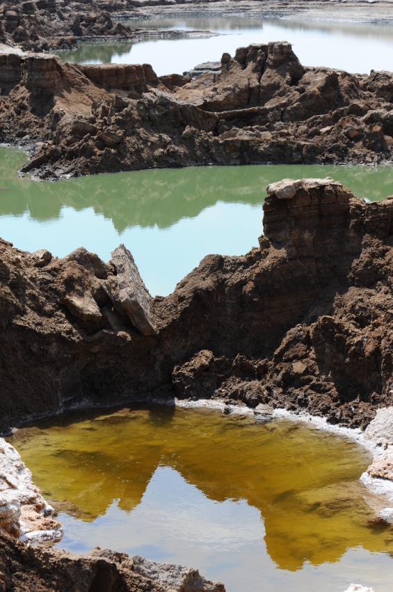 © Avidar Maxime - Sinkhole by the Dead Sea - South Israel