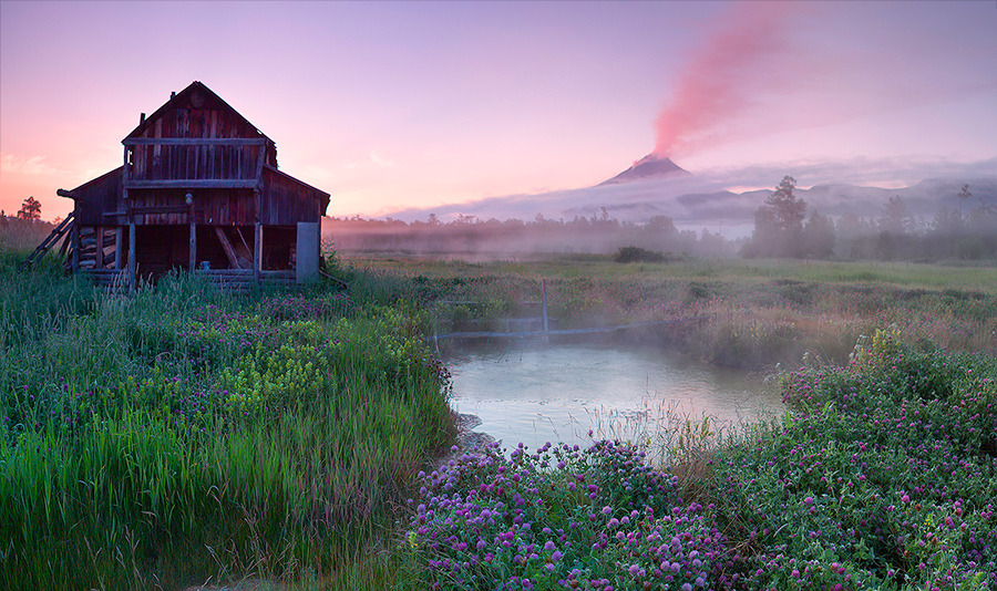 © Денис Будьков - Lodge under a volcano