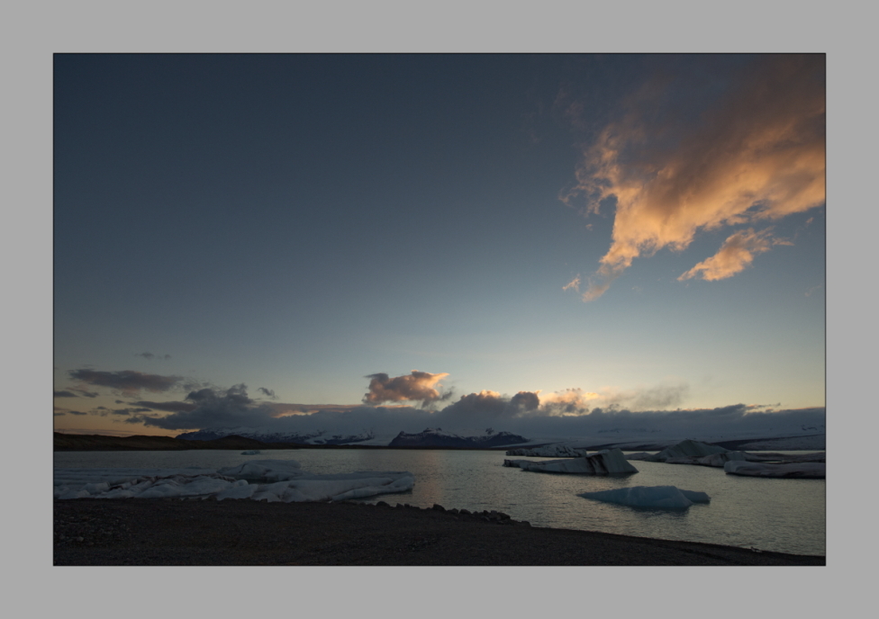 © Nikolai Malykh - Jökulsárlón