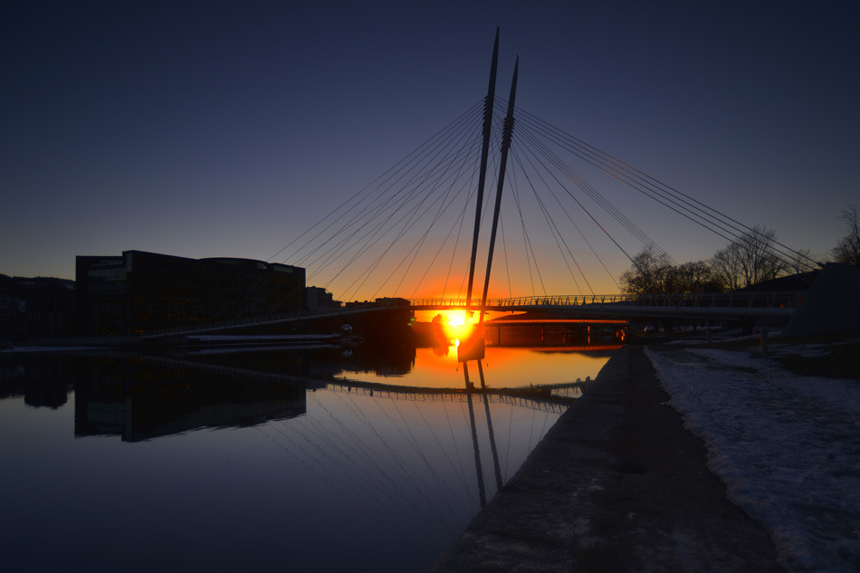 © Svein Wiiger Olsen - Ypsilon in Sunset