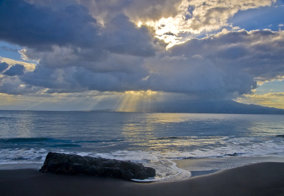 © Roberto Moreira - Dawn over Pico