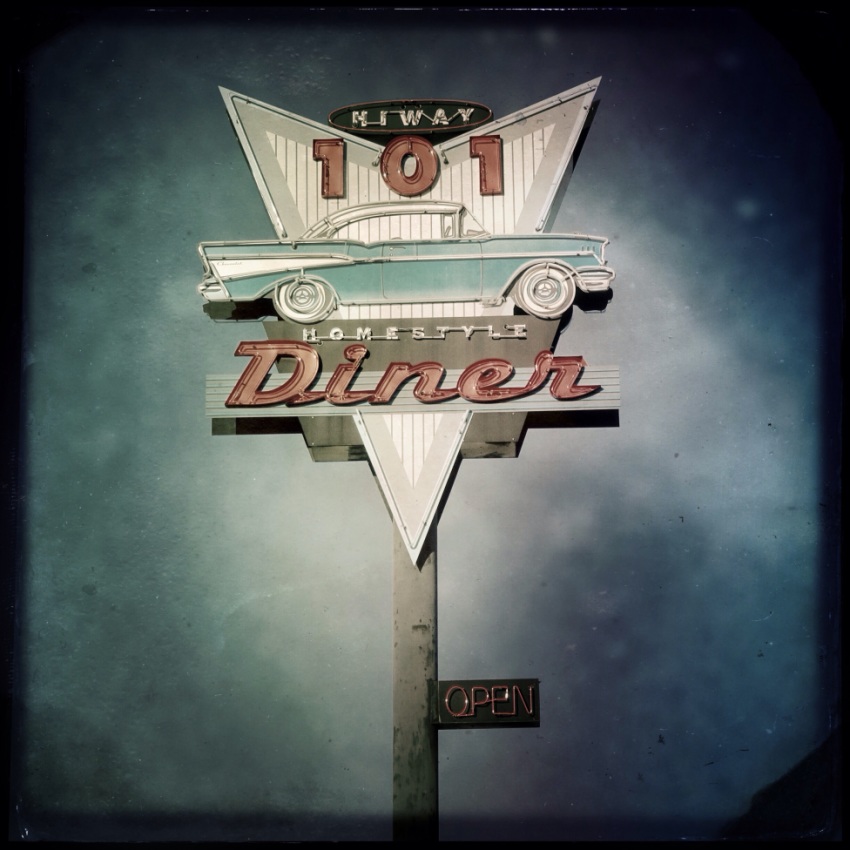 © Jean-Francois Dupuis - Diner time