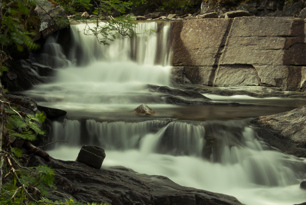 © Ronny Hansen - waterfall